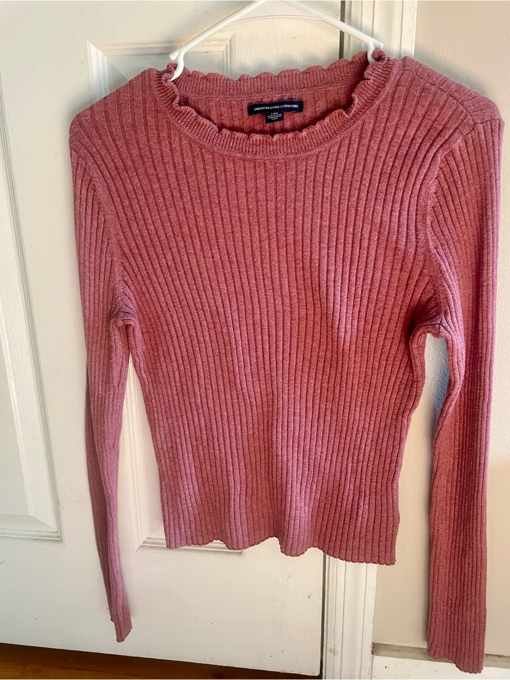 American Eagle Outfitters Scalloped Ribbed Sweater - Rose